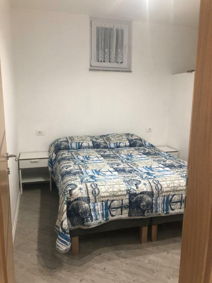 Апартаменты Bozic Apartman Пула Экстерьер фото